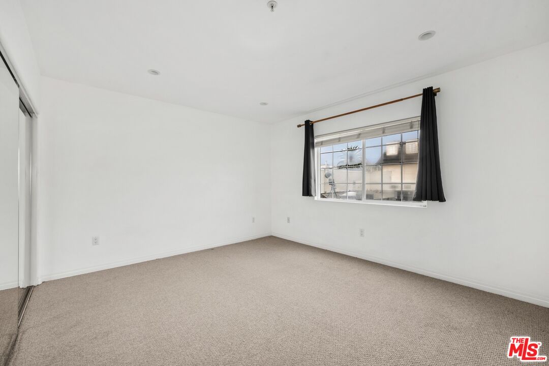 1948 Malcolm Ave Unit: 305