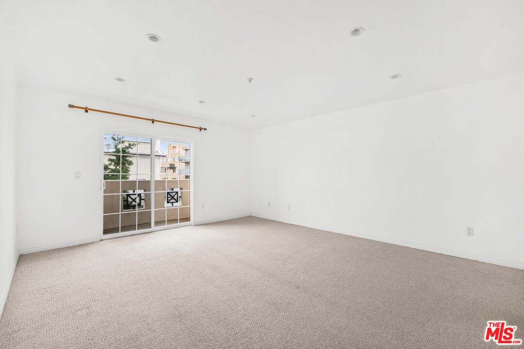 1948 Malcolm Ave Unit: 305