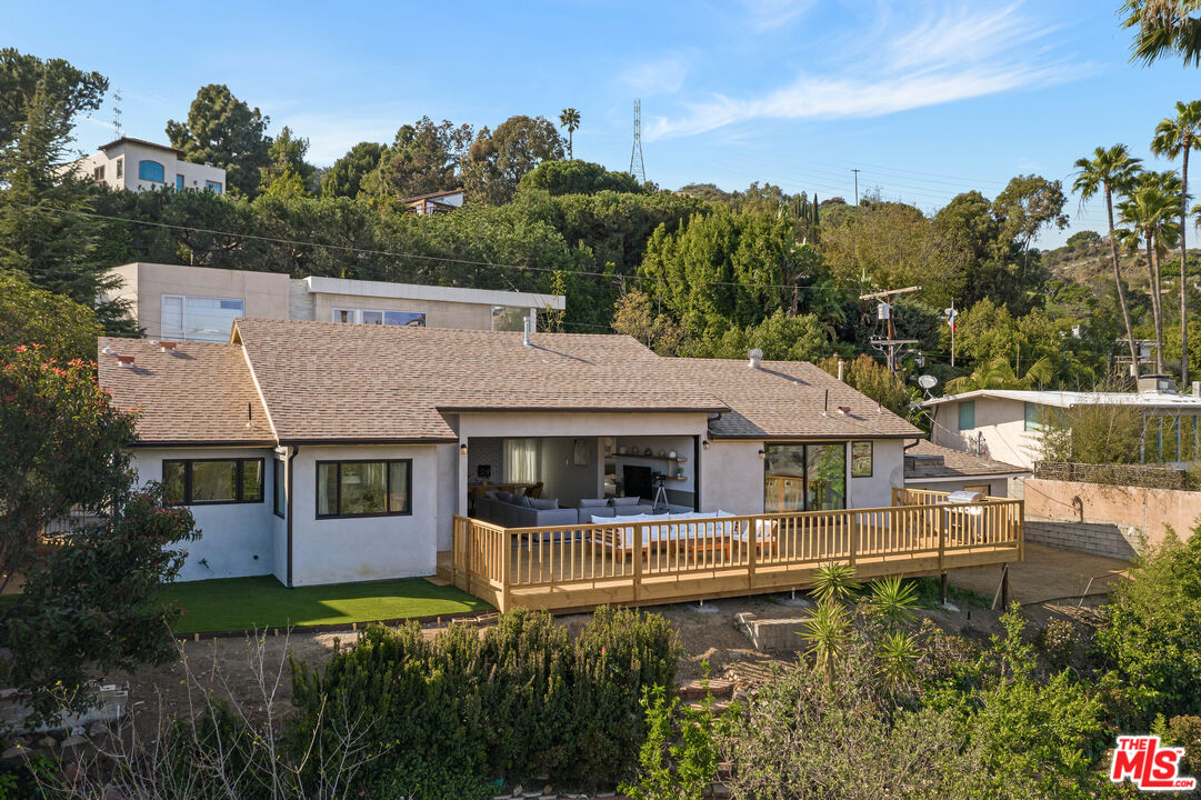 2612 Carman Crest Dr