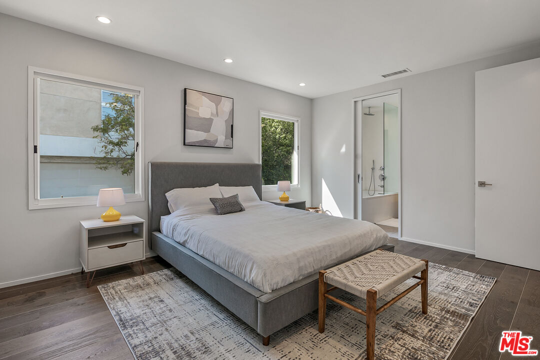 2612 Carman Crest Dr