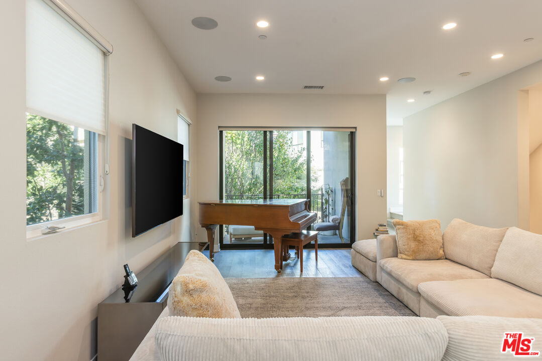 12615 W Seacoast Pl