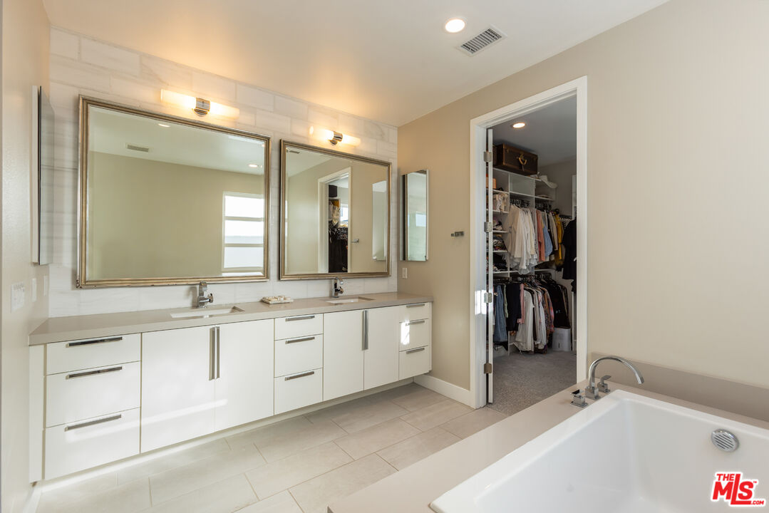 12615 W Seacoast Pl
