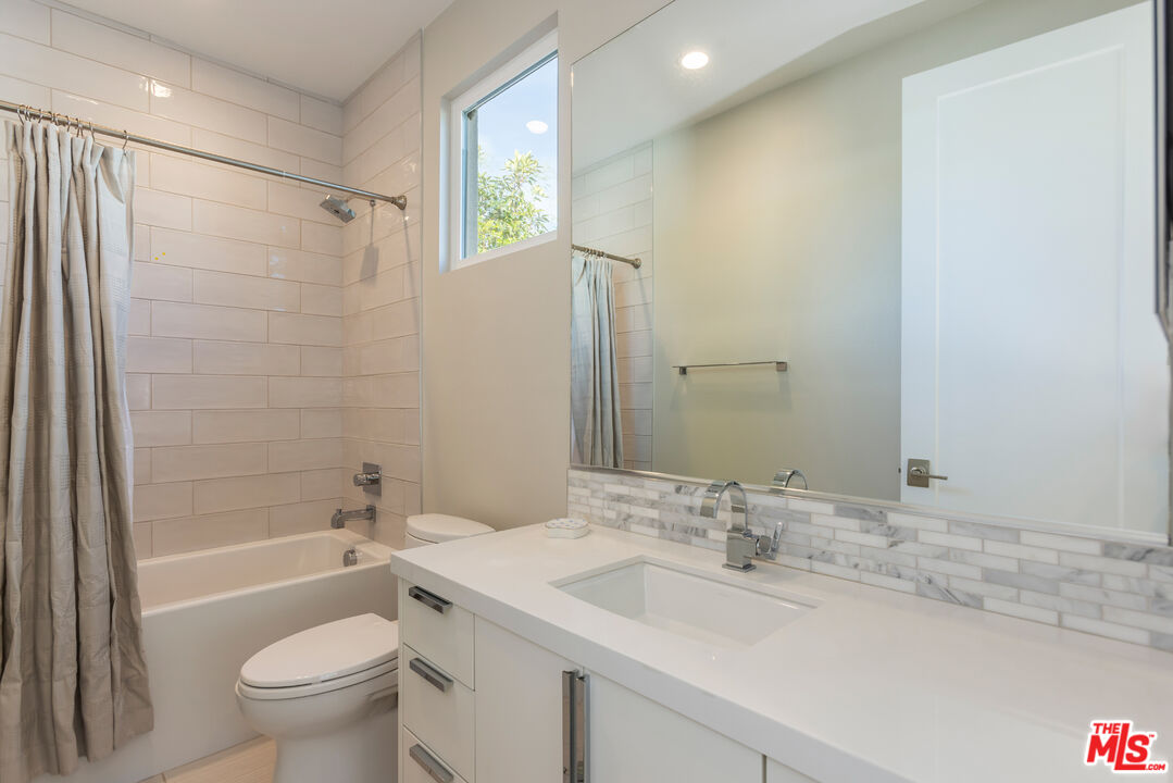 12615 W Seacoast Pl
