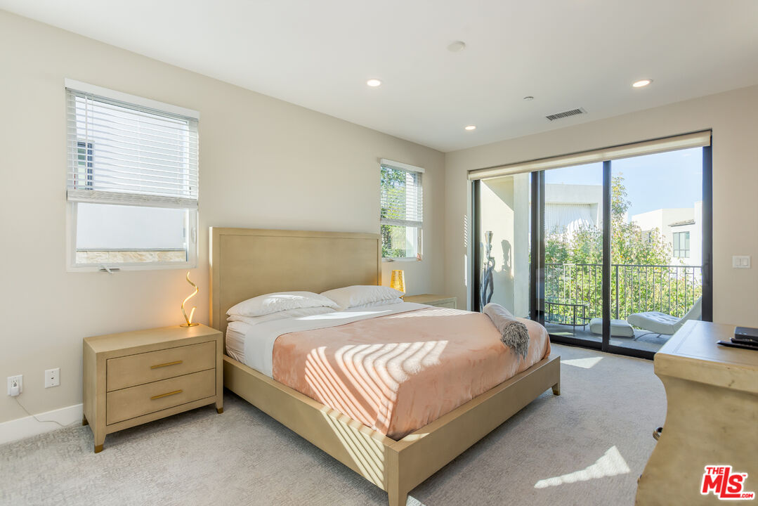 12615 W Seacoast Pl