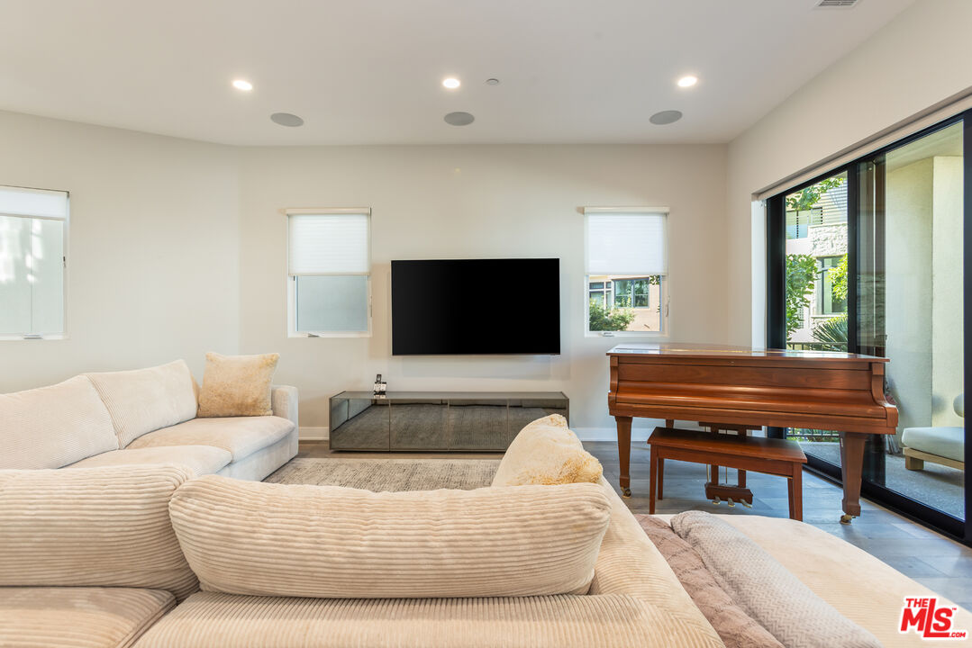12615 W Seacoast Pl