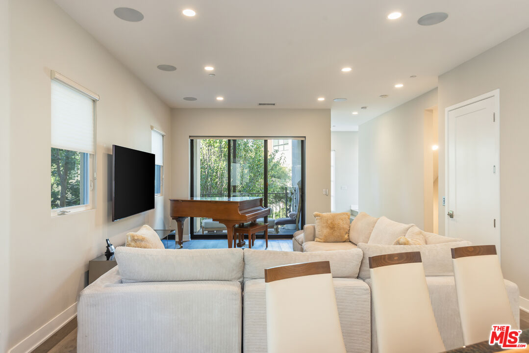 12615 W Seacoast Pl