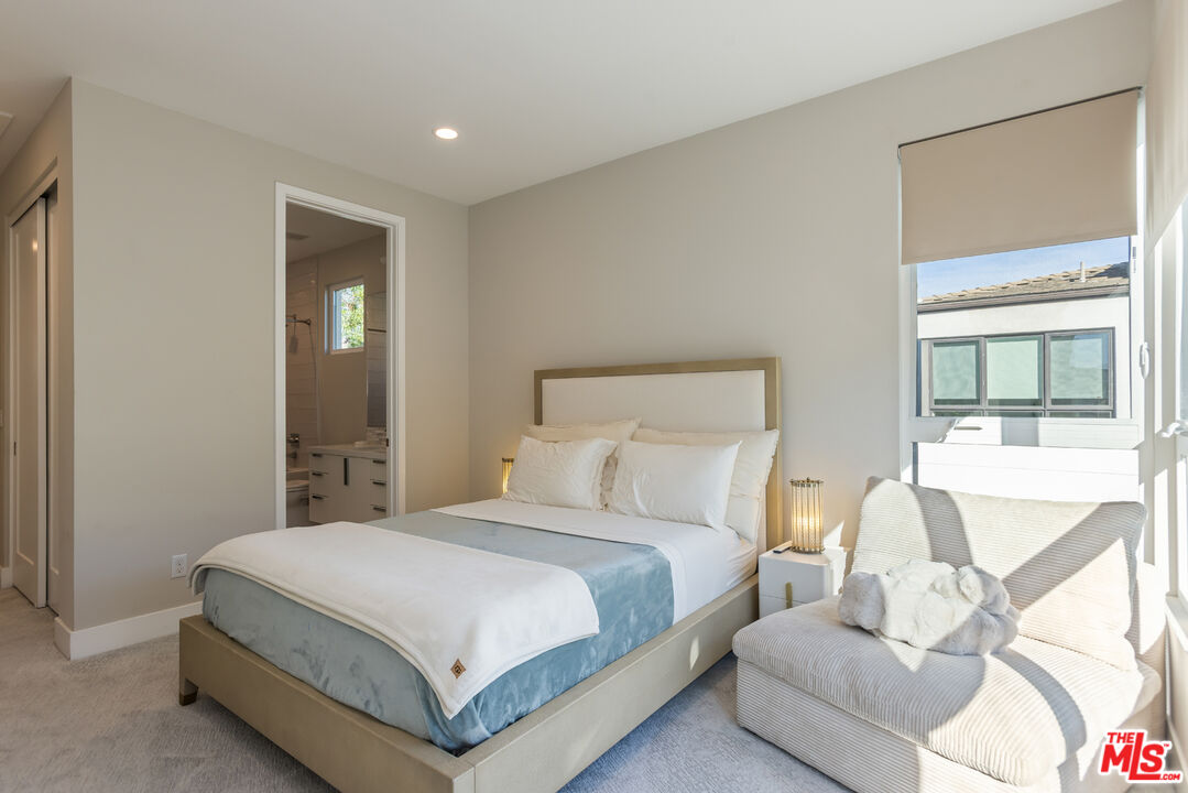 12615 W Seacoast Pl