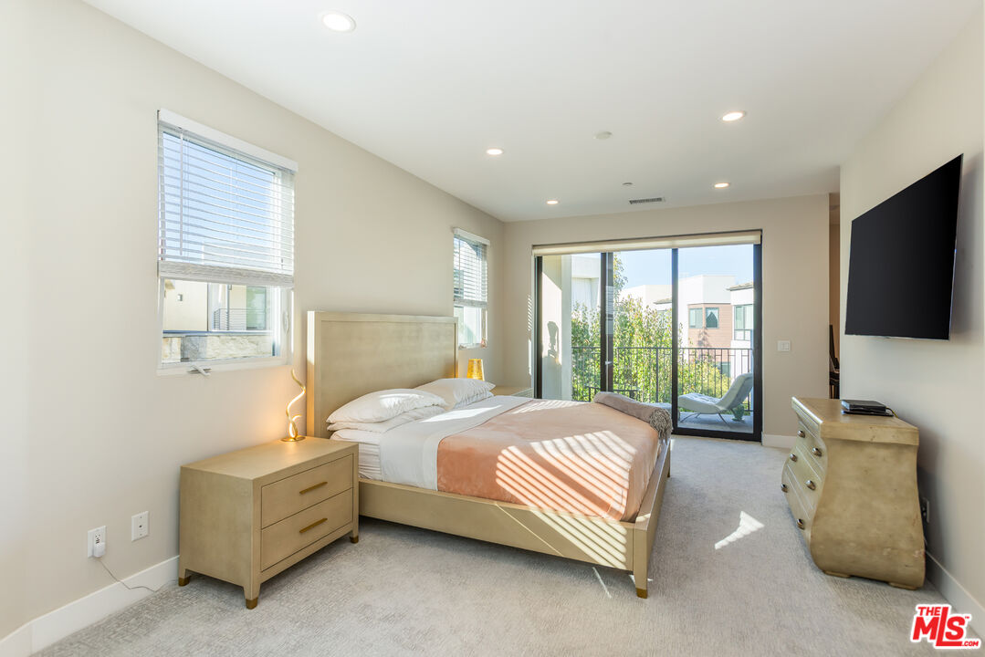12615 W Seacoast Pl