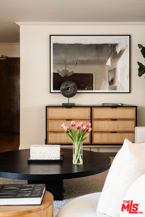 1121 N Olive Dr Unit: 201