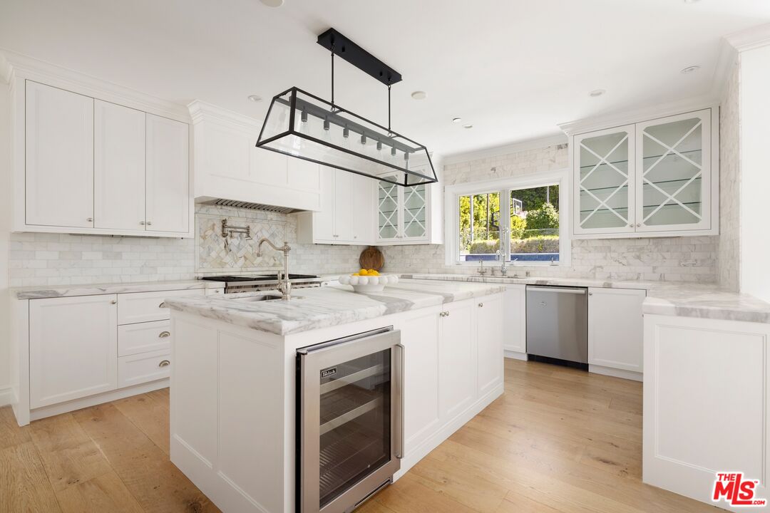 1214 Coldwater Canyon Dr