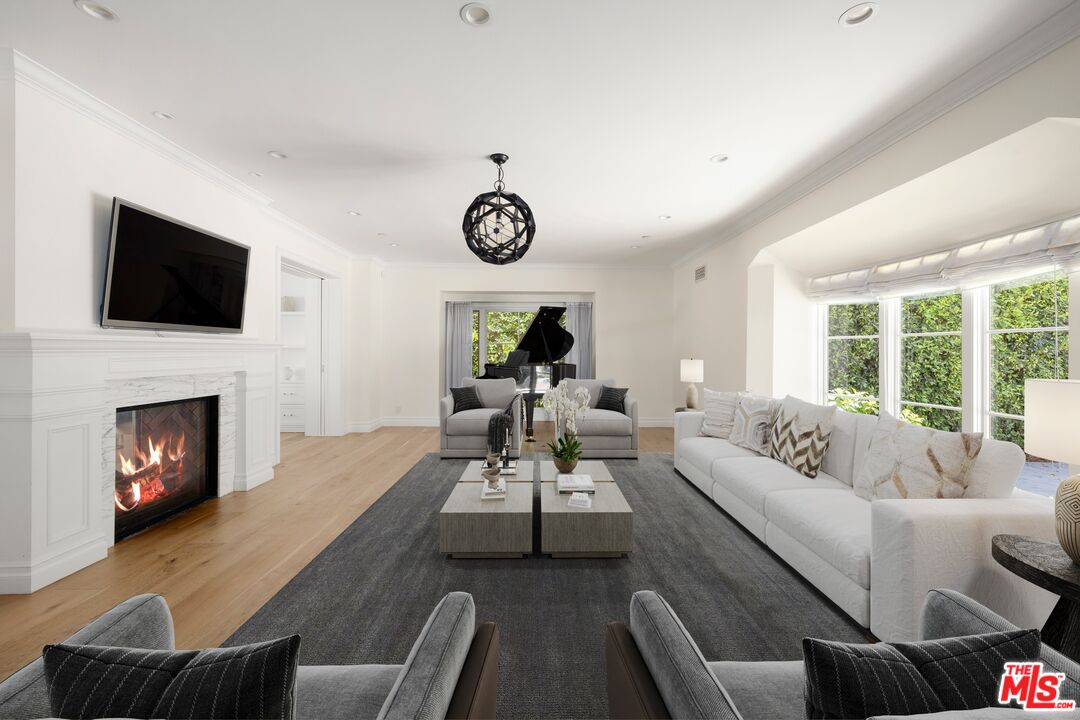 1214 Coldwater Canyon Dr