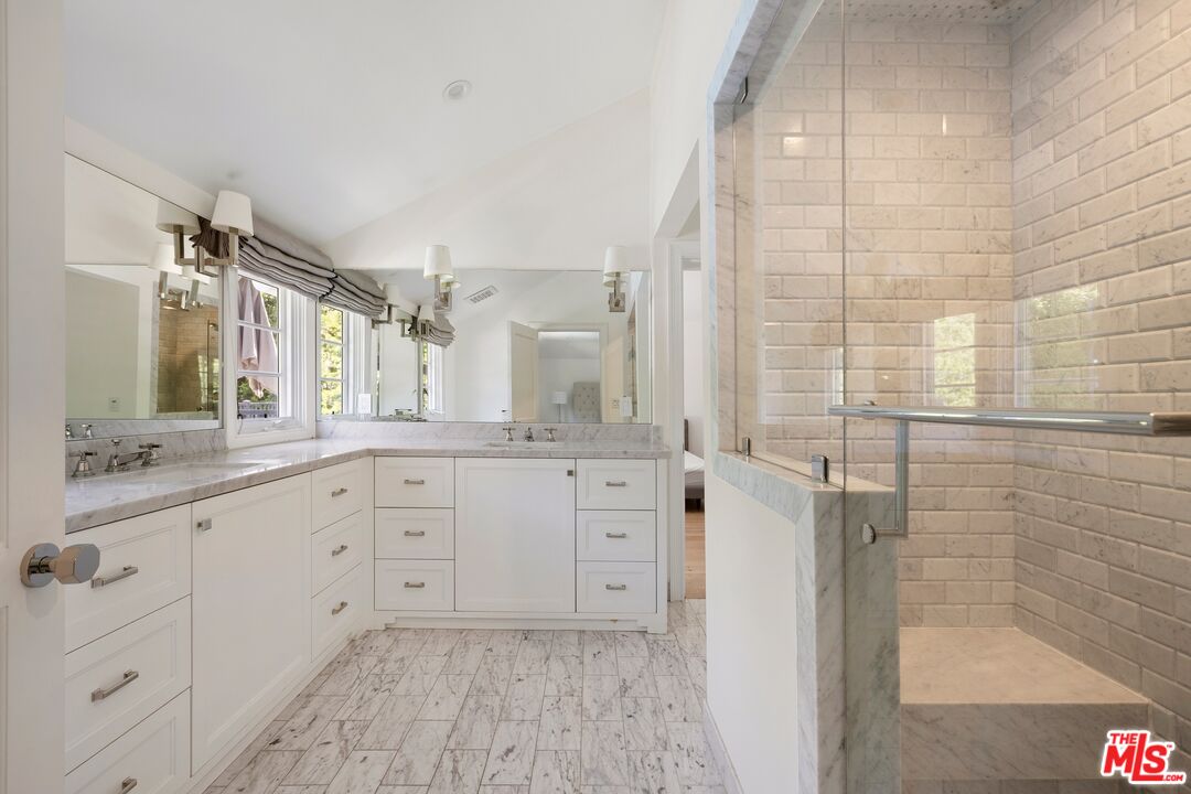 1214 Coldwater Canyon Dr