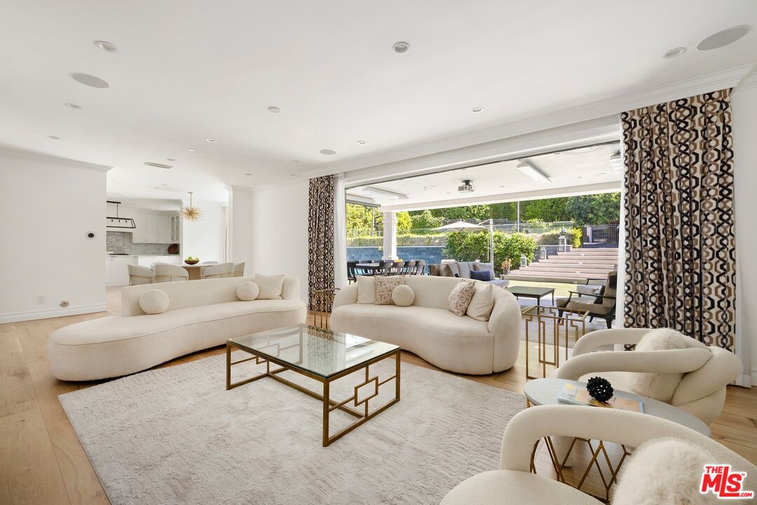 1214 Coldwater Canyon Dr