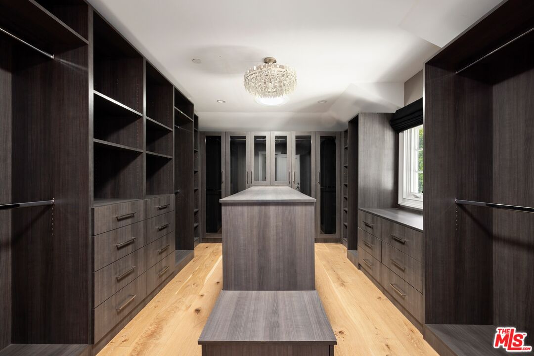 1214 Coldwater Canyon Dr