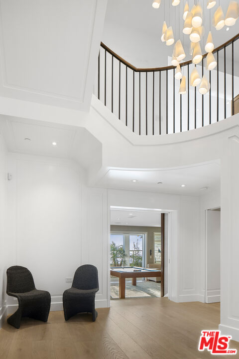 1347 Palisades Beach Rd