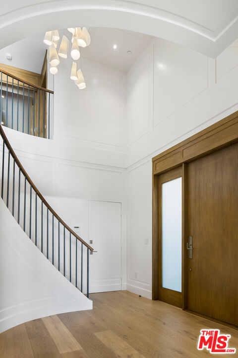 1347 Palisades Beach Rd