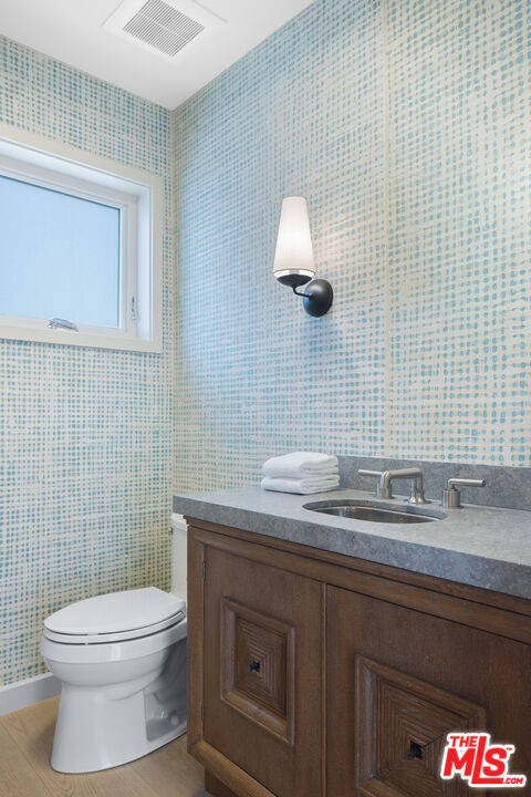 1347 Palisades Beach Rd