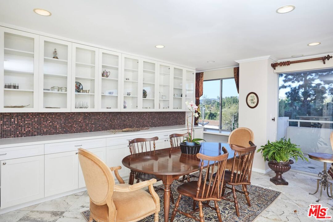 865 Comstock Ave Unit: 6A