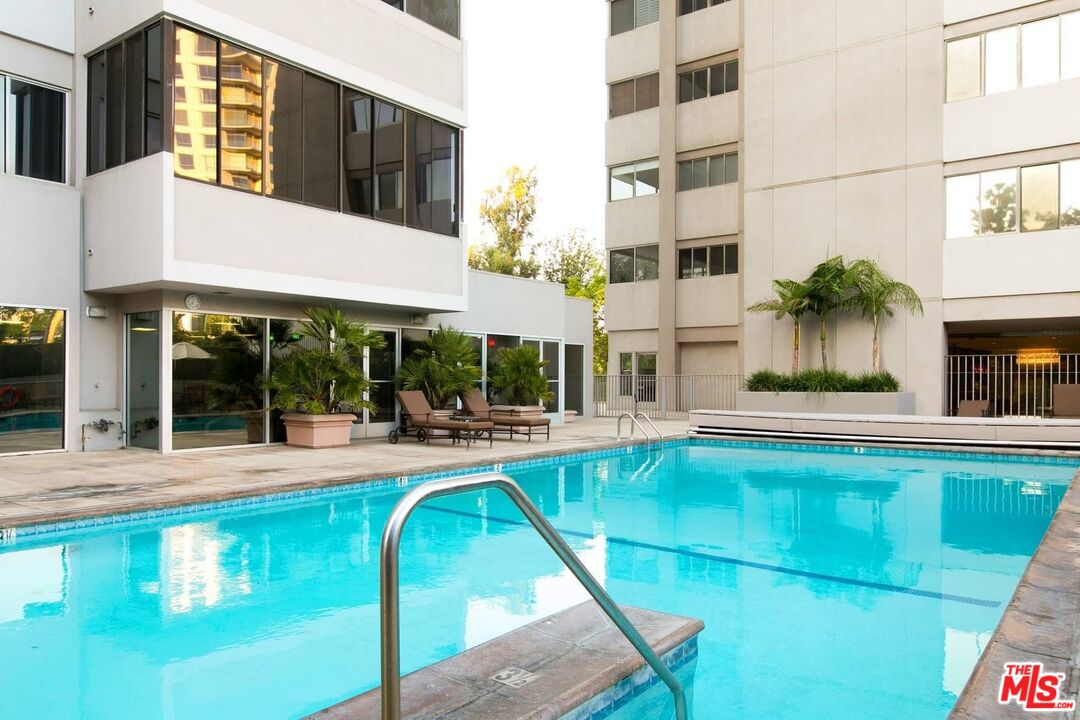865 Comstock Ave Unit: 6A