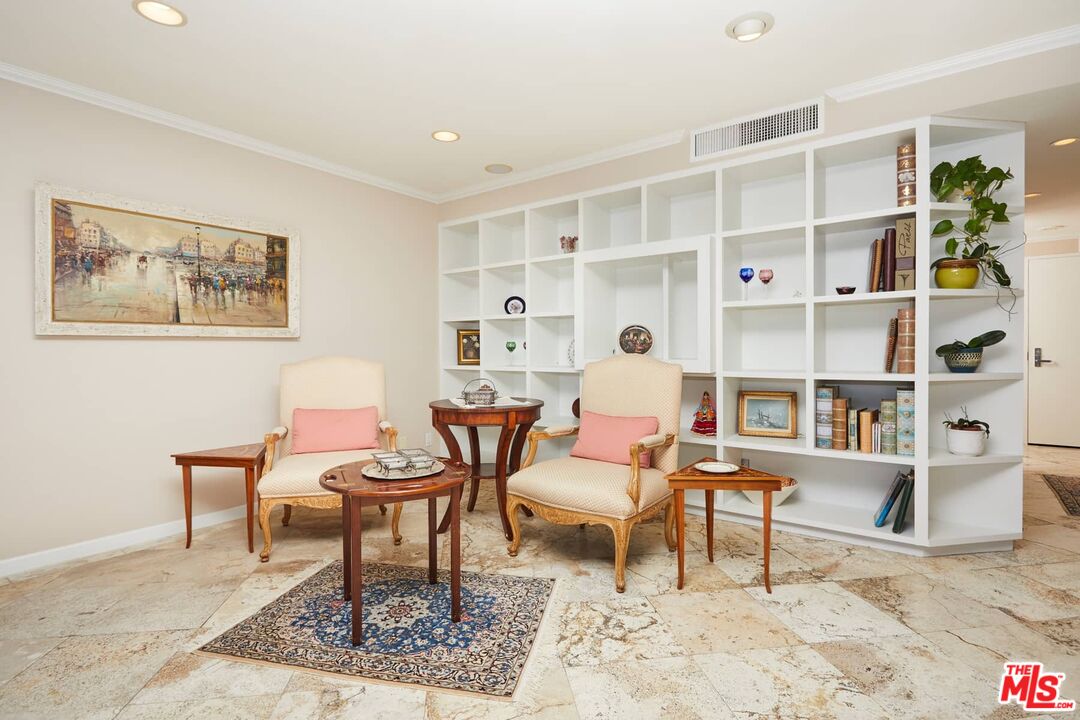 865 Comstock Ave Unit: 6A