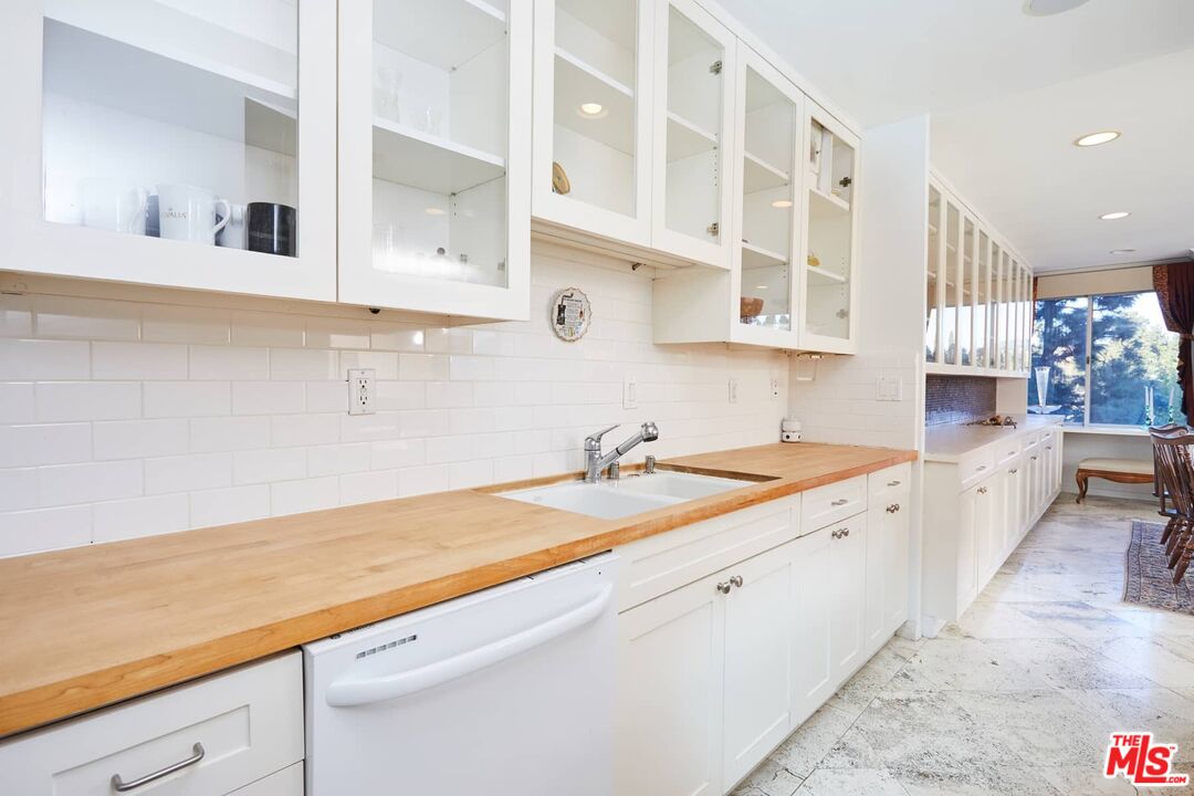 865 Comstock Ave Unit: 6A