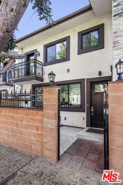 2017 S Centinela Ave Unit: B