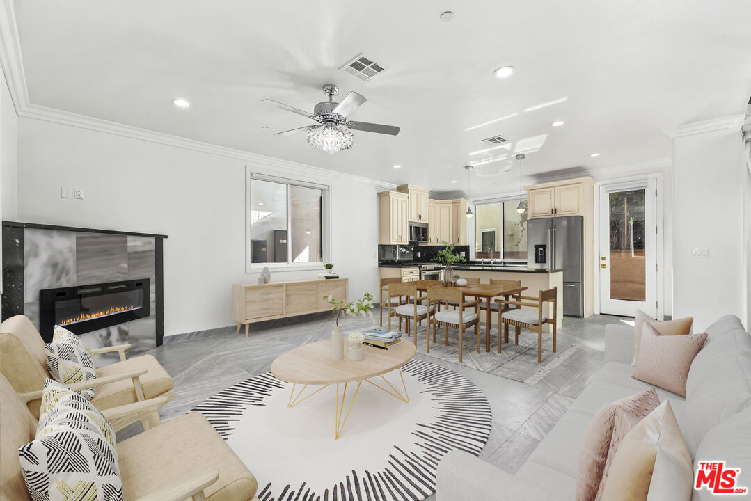 2017 S Centinela Ave Unit: B