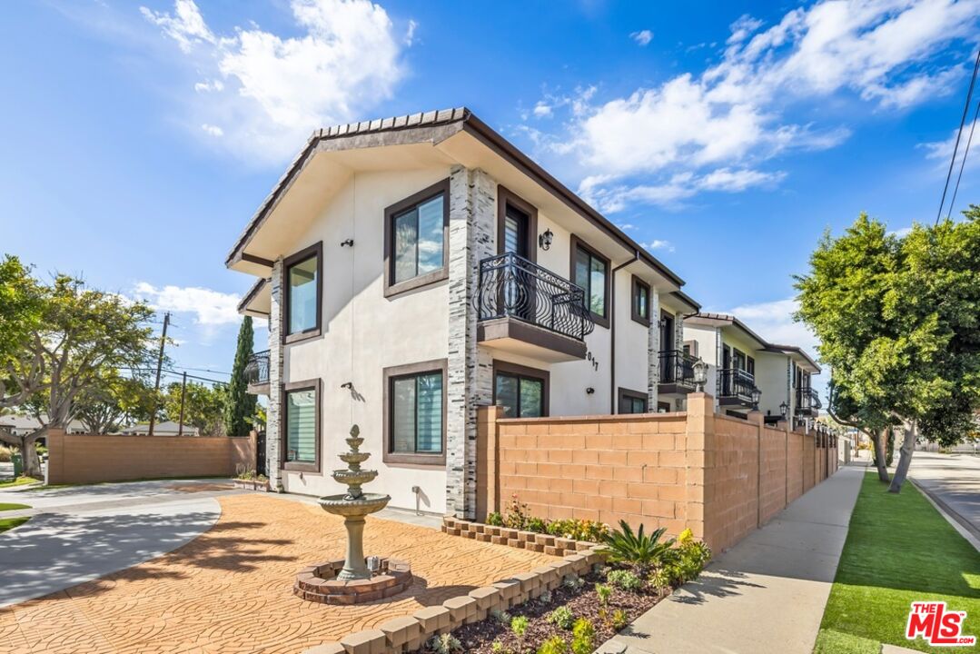 2017 S Centinela Ave Unit: B