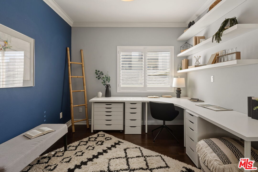 1717 S Barrington Ave Unit: 103