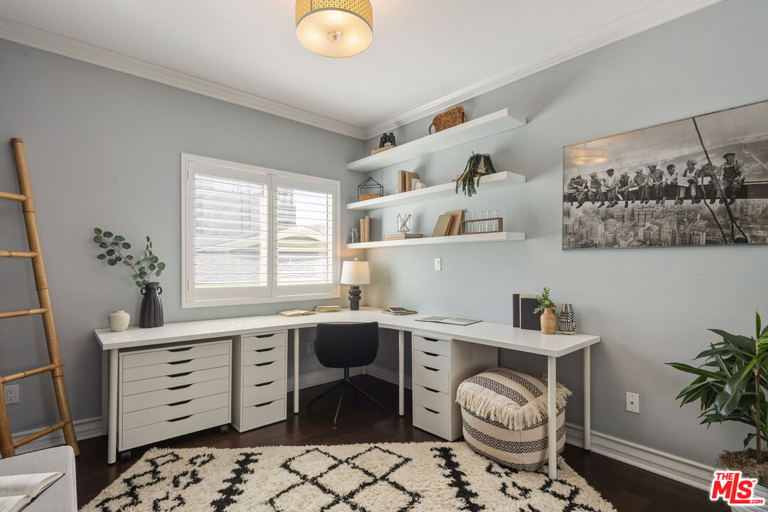 1717 S Barrington Ave Unit: 103