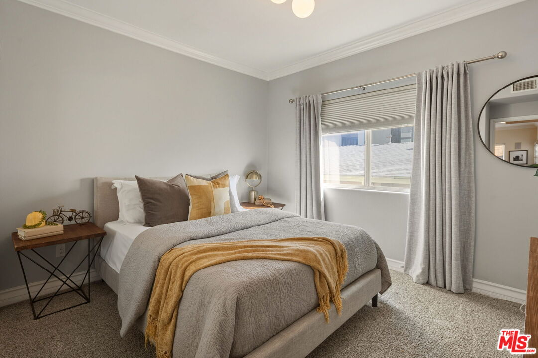 1717 S Barrington Ave Unit: 103