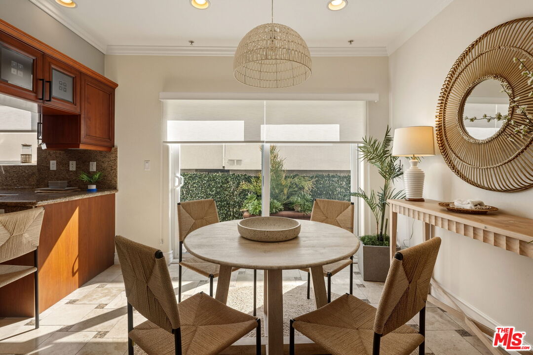 1717 S Barrington Ave Unit: 103