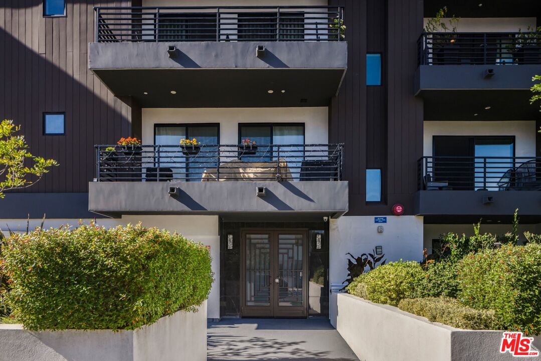 1123 S Shenandoah St Unit: 301