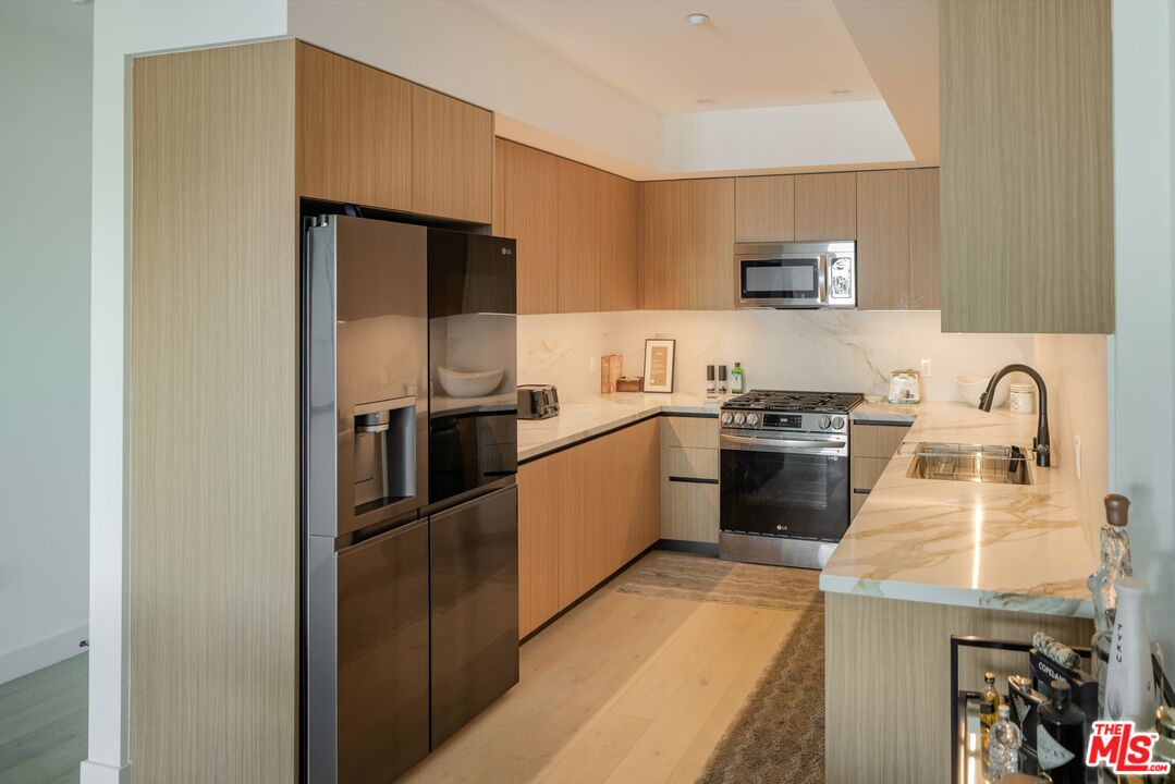 1123 S Shenandoah St Unit: 301