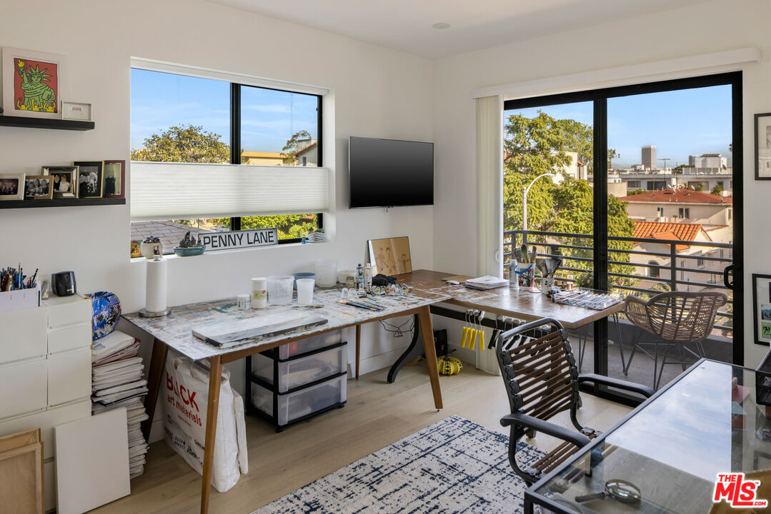 1123 S Shenandoah St Unit: 301