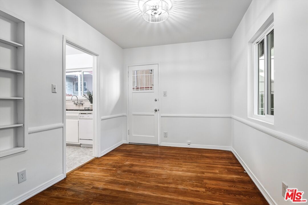 1319 S Mansfield Ave