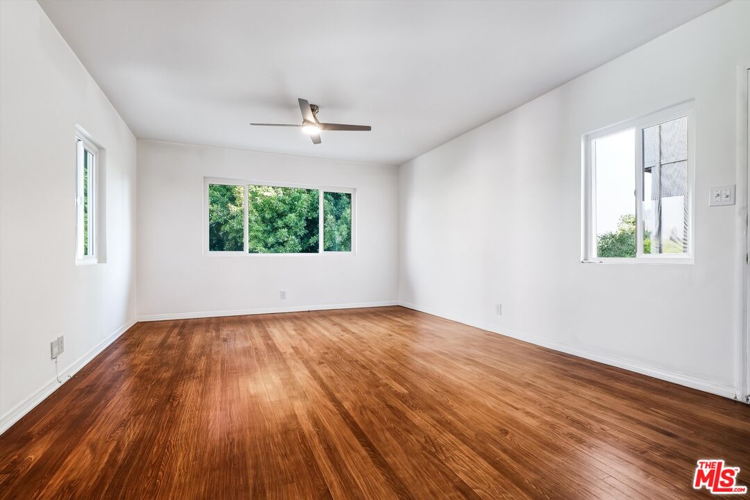 1319 S Mansfield Ave