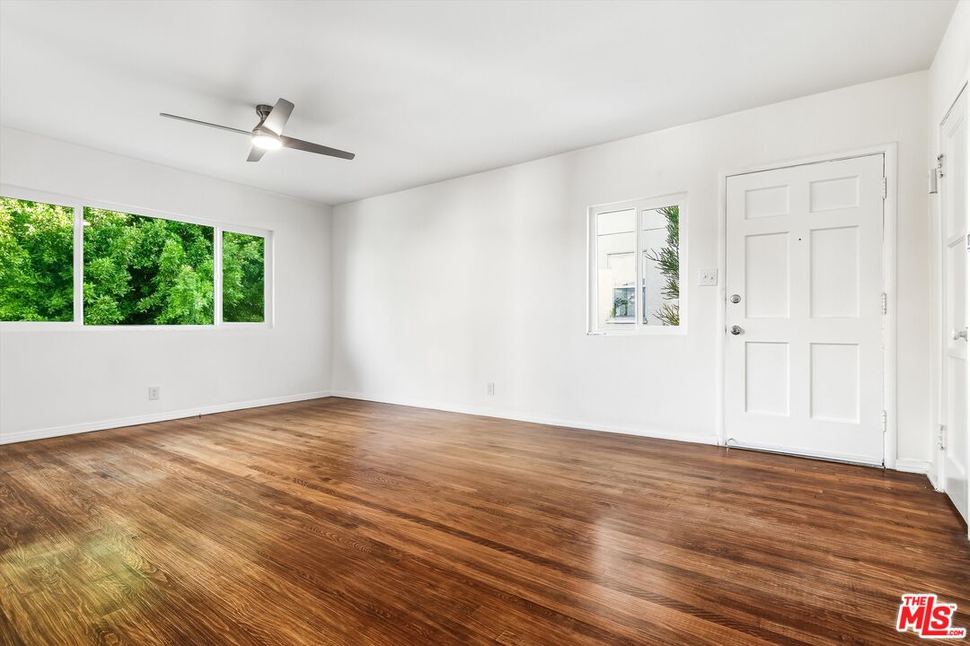 1319 S Mansfield Ave