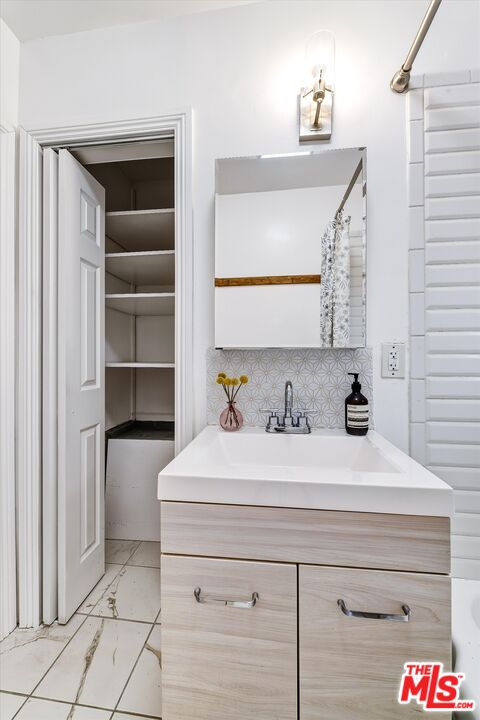 1319 S Mansfield Ave