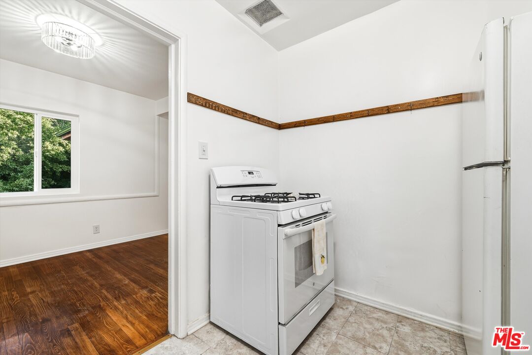 1319 S Mansfield Ave