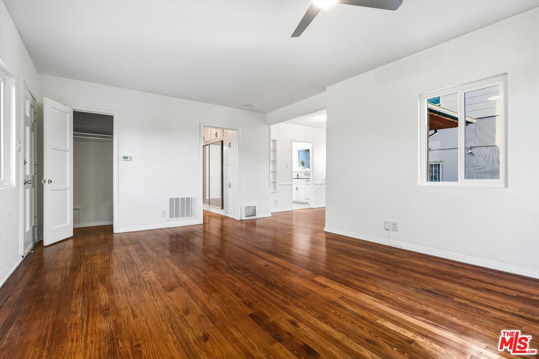 1319 S Mansfield Ave