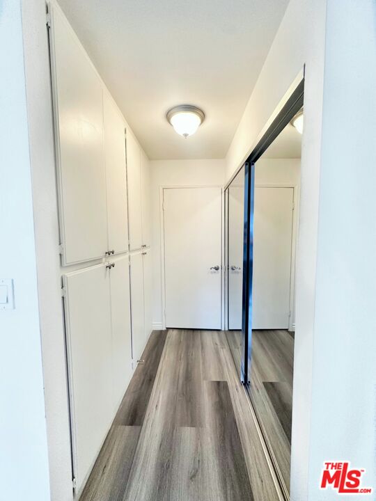 909 N Croft Ave Unit: 204