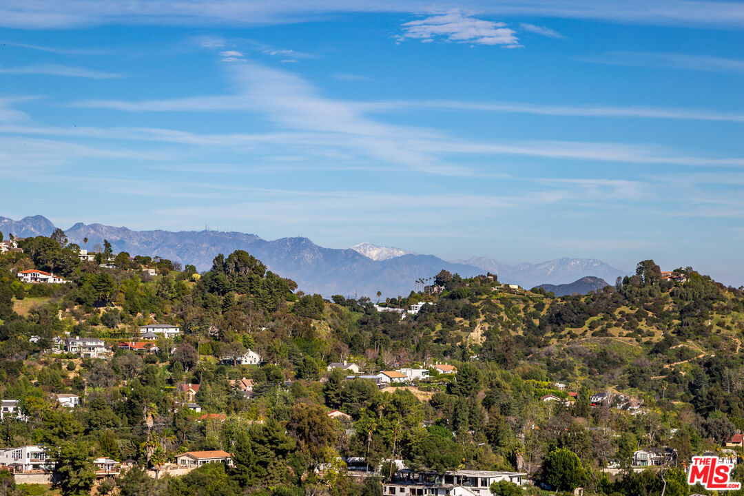 10132 Hollow Glen Cir