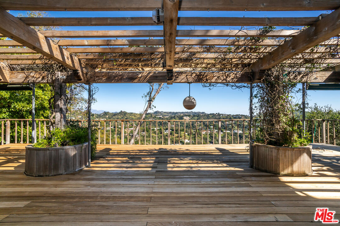 10132 Hollow Glen Cir