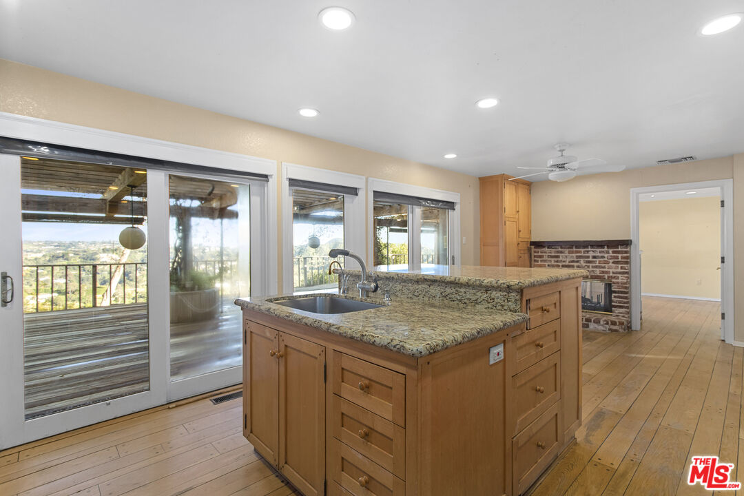 10132 Hollow Glen Cir