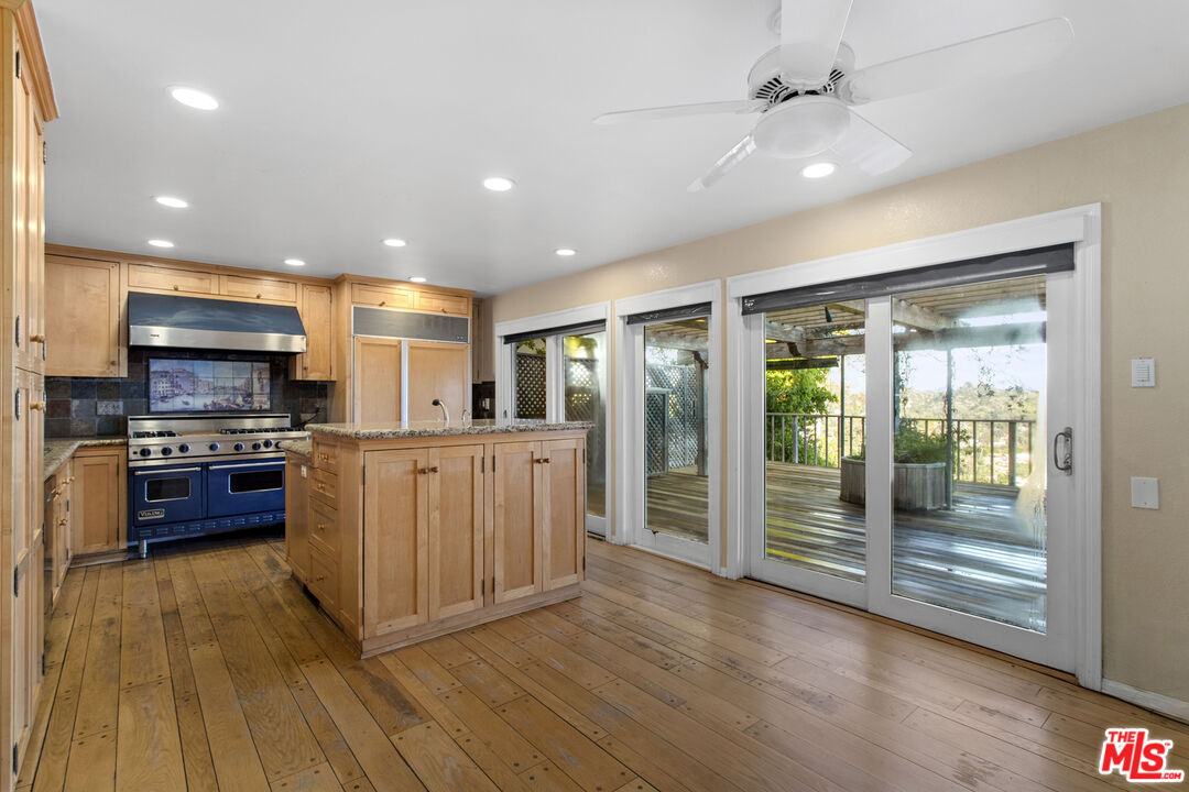 10132 Hollow Glen Cir