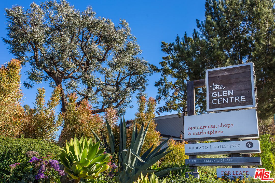 10132 Hollow Glen Cir