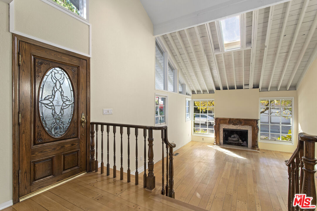 10132 Hollow Glen Cir