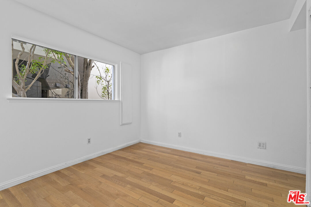 10132 Hollow Glen Cir