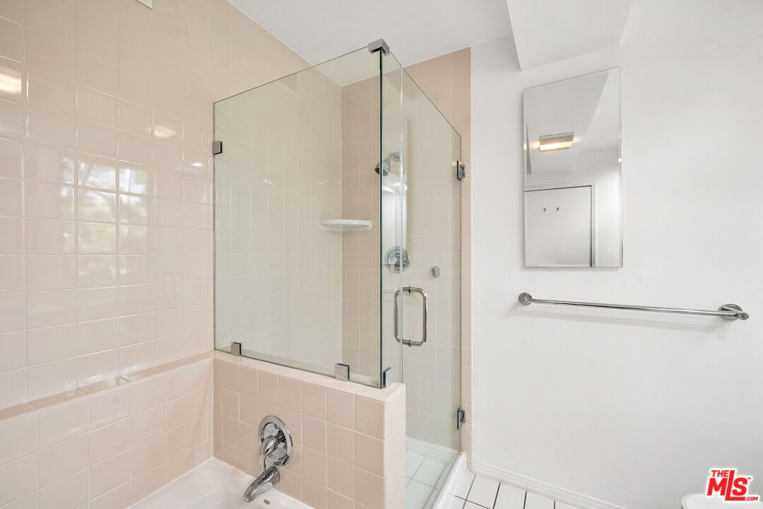 1011 Pacific St Unit: 1